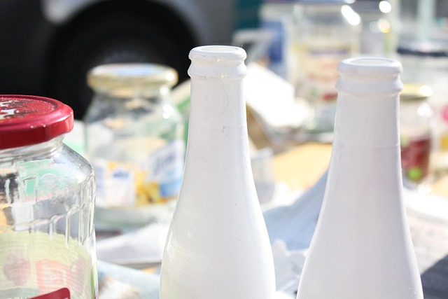 **"Upcycling mebli tapicerowanych online: Jak znaleźć perełki z drugiej ręki i przekształcić je w dochodowy biznes?"** - 1 2025